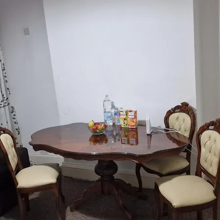 Cosy Double Room In Monton Village - Eccles Manchester Extérieur photo