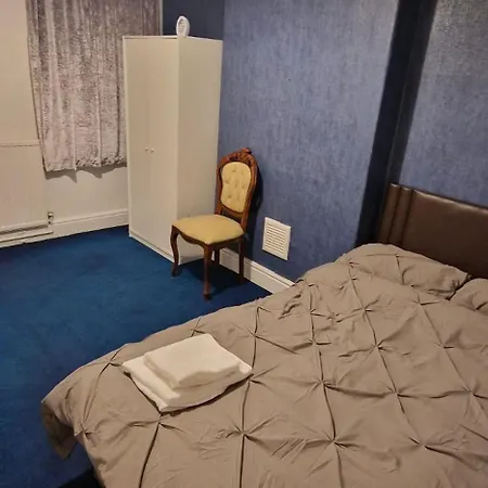 Cosy Double Room In Monton Village - Eccles Manchester Extérieur photo