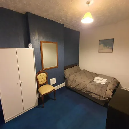 Cosy Double Room In Monton Village - Eccles Manchester Extérieur photo