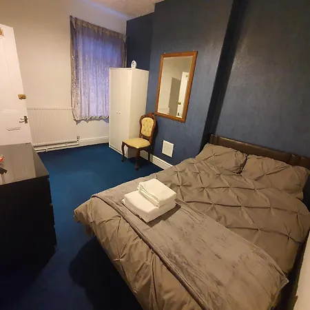Cosy Double Room In Monton Village - Eccles Manchester Extérieur photo