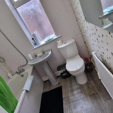 Cosy Double Room In Monton Village - Eccles Manchester Extérieur photo