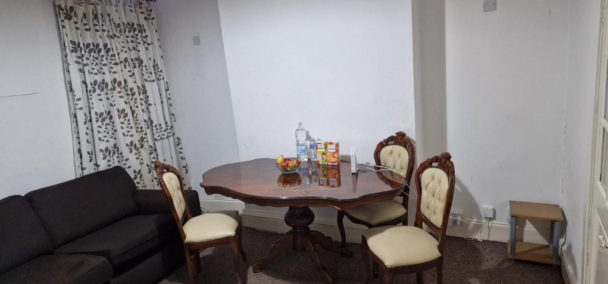 Cosy Double In Monton Village - Eccles Séjour chez l'habitant *